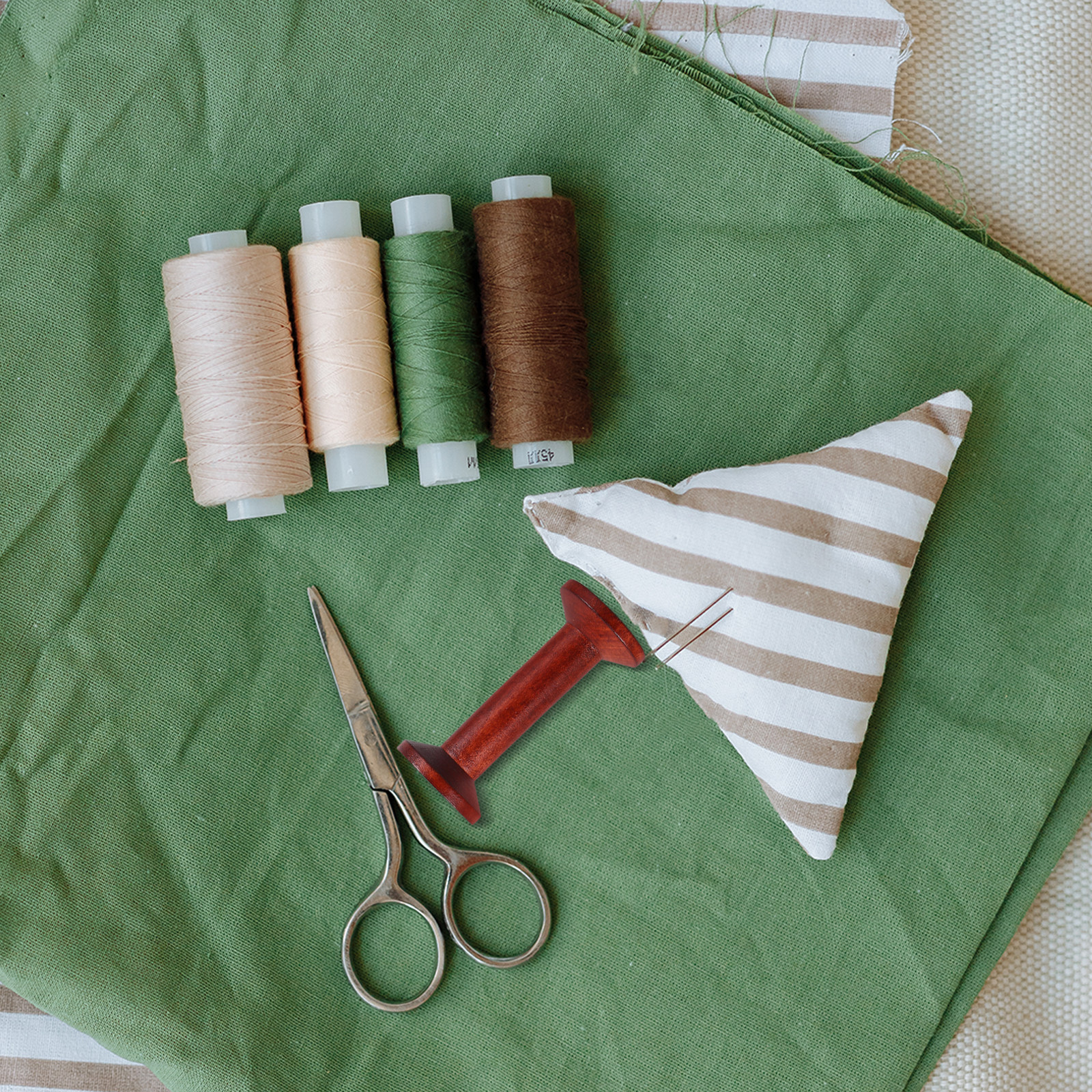 6Pcs Wooden Empty Spools for C - Embroidery Yarns のレビューと価格