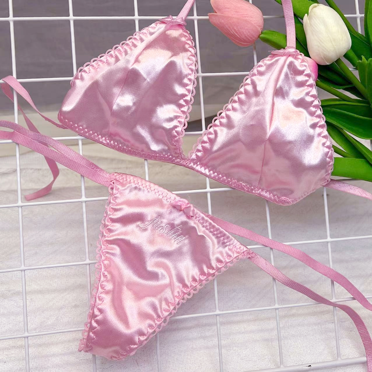 Custom Thongs Bra Sets Bikini  - Embroidery Name のレビューと価格